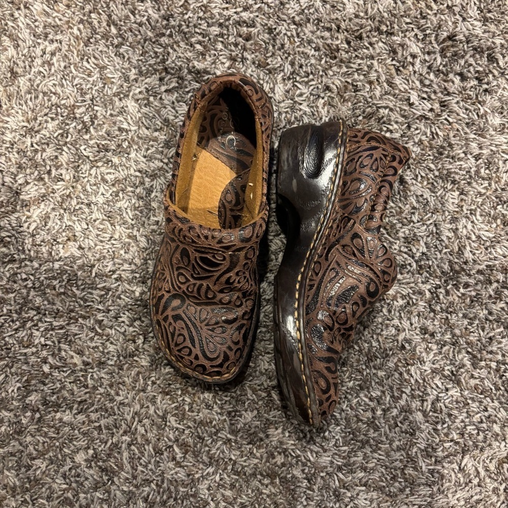 Woman’s BOC Clogs - Picture 6 of 6